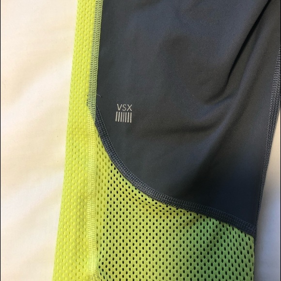 Victoria’s Secret Small Sport Crop Yoga Skinny Capri lime green mesh - Picture 8 of 8